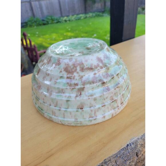 Vintage Beehive Ribbed Bowl, Stoneware Spongeware Green & Brown, Chip - Picture 4 of 7